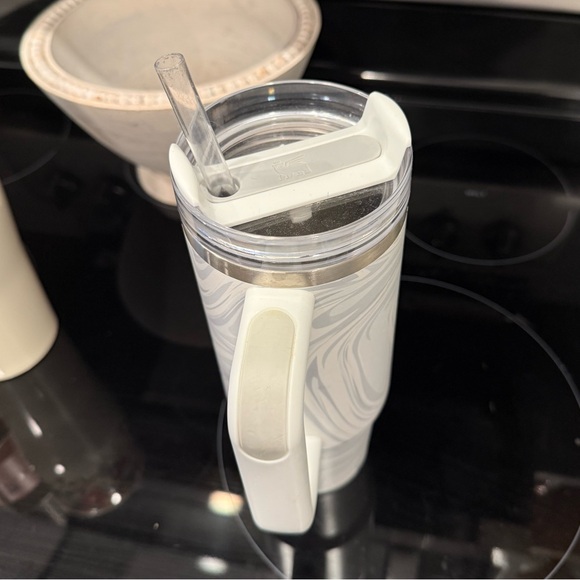 COPY - 30 oz Stanley - Picture 2 of 3